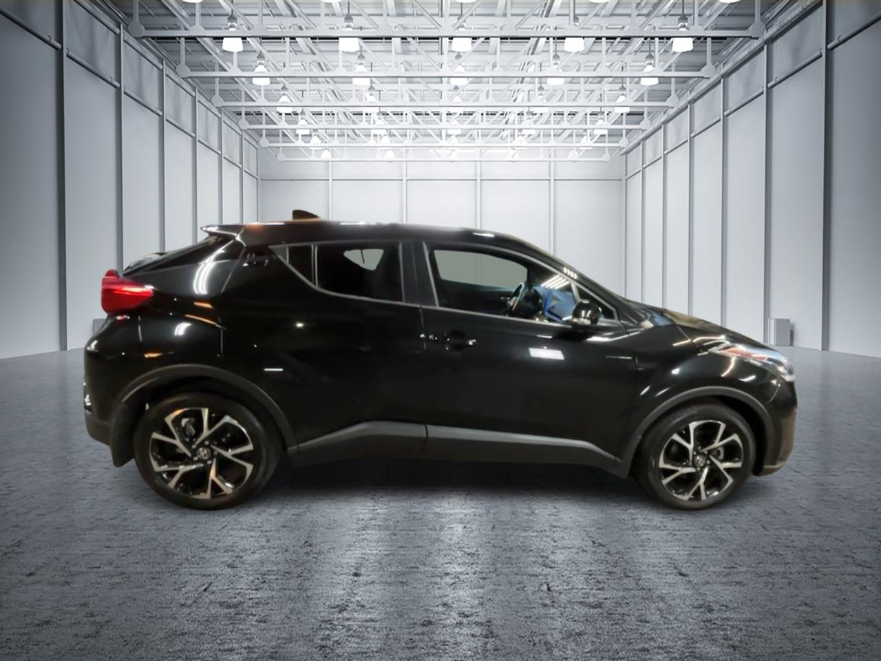 2020 Toyota C-HR XLE 8