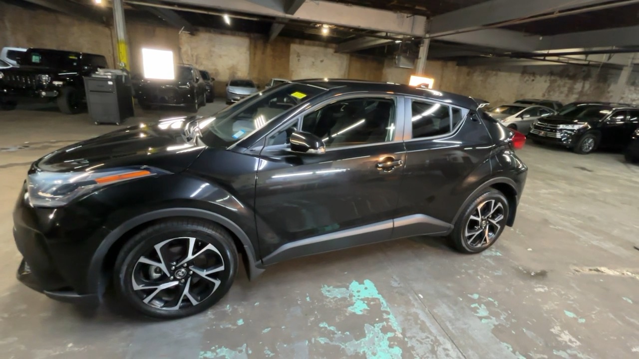 2020 Toyota C-HR XLE 17