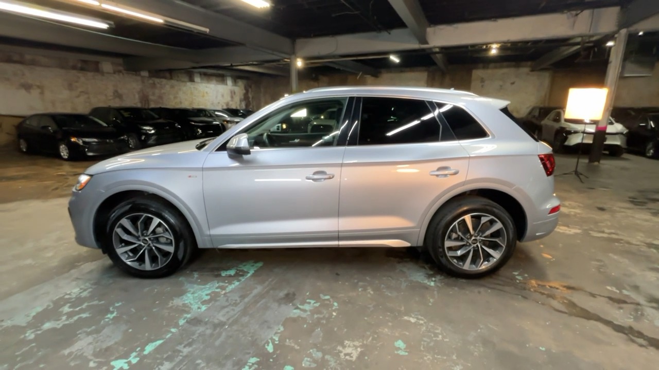 2022 Audi Q5 S line Premium Plus 9