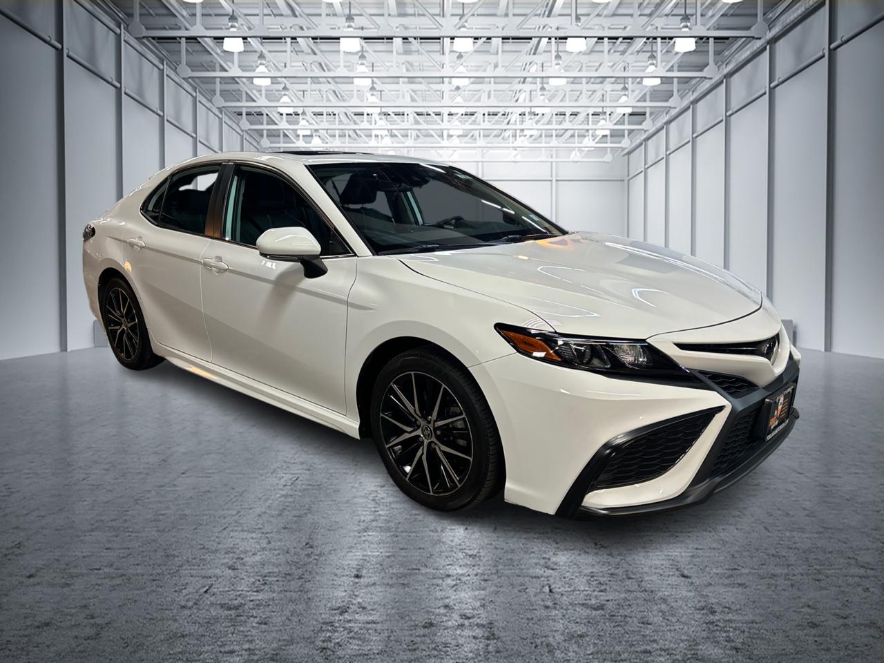 2021 Toyota Camry SE 3