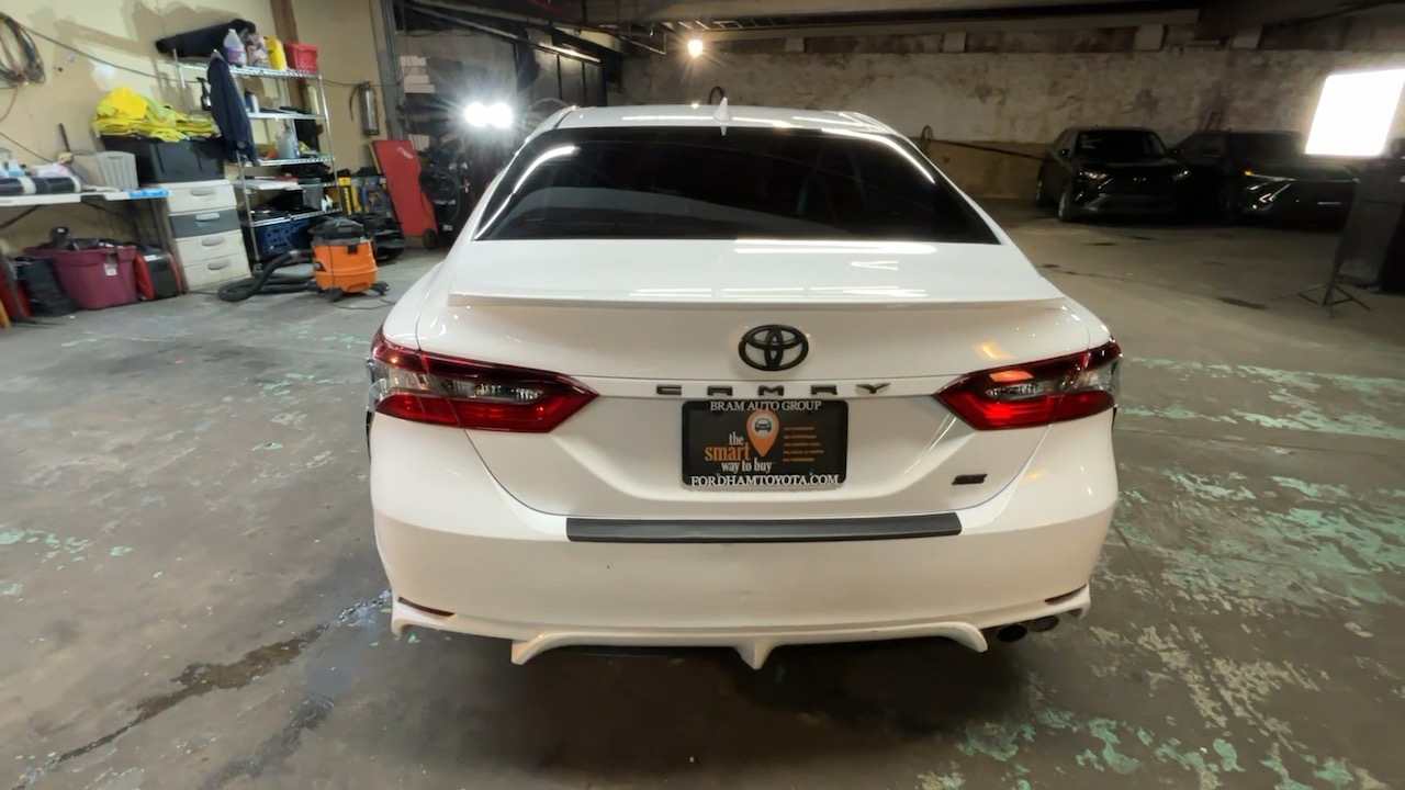 2021 Toyota Camry SE 15