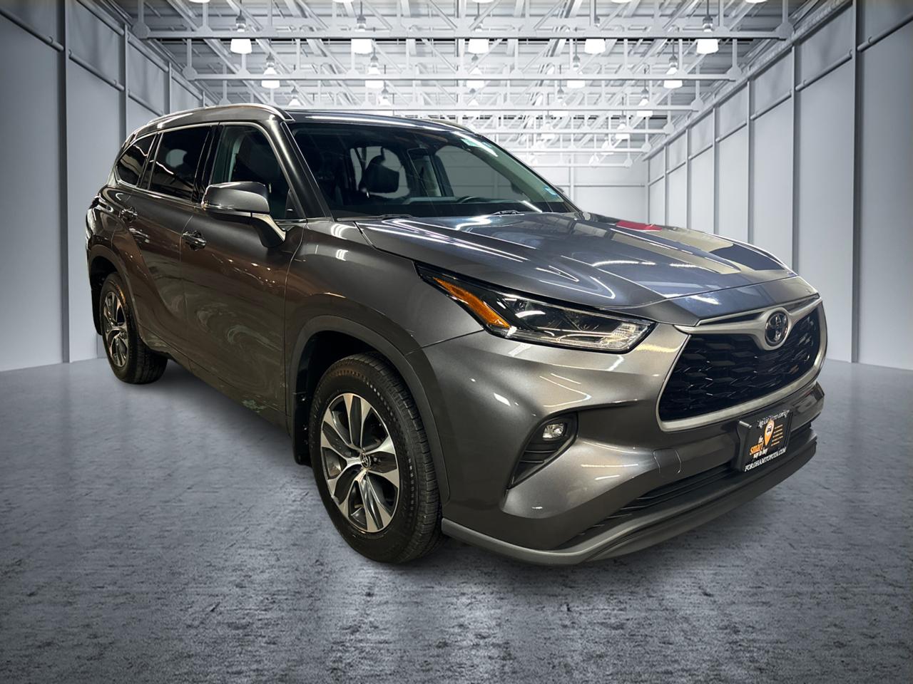 2021 Toyota Highlander XLE 3