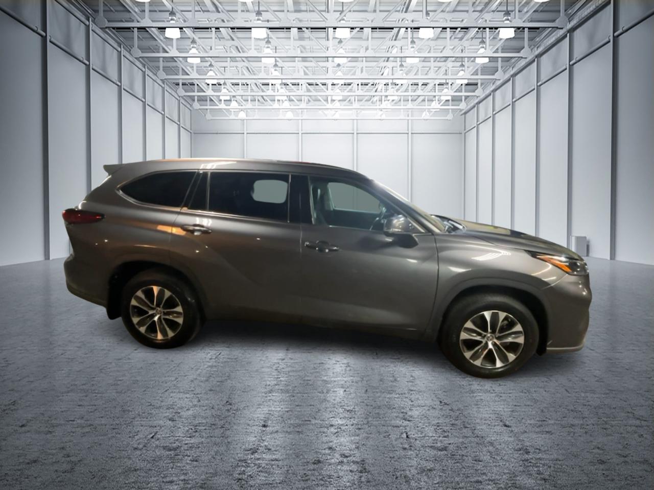 2021 Toyota Highlander XLE 4