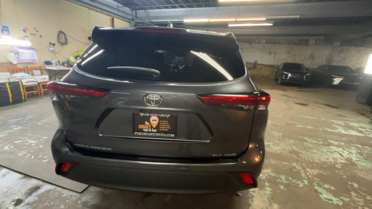 2021 Toyota Highlander XLE 12