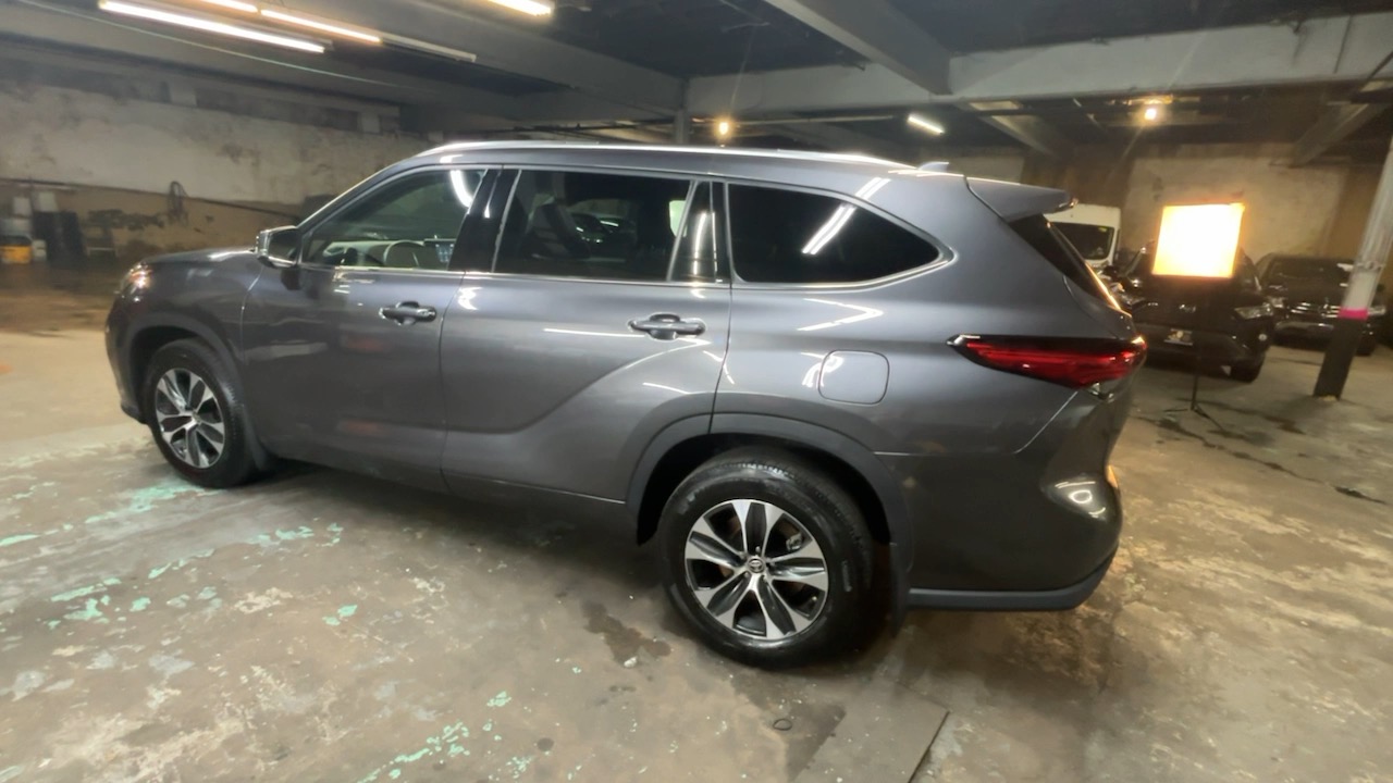 2021 Toyota Highlander XLE 13