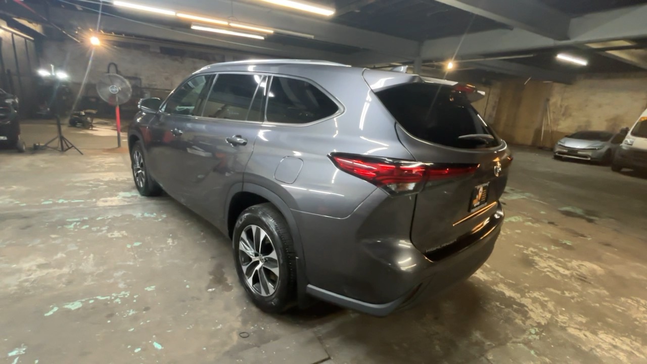 2021 Toyota Highlander XLE 15