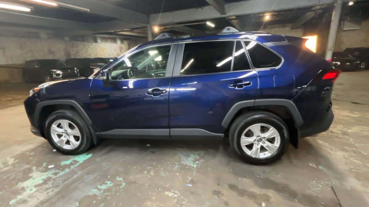 2021 Toyota RAV4 XLE 9