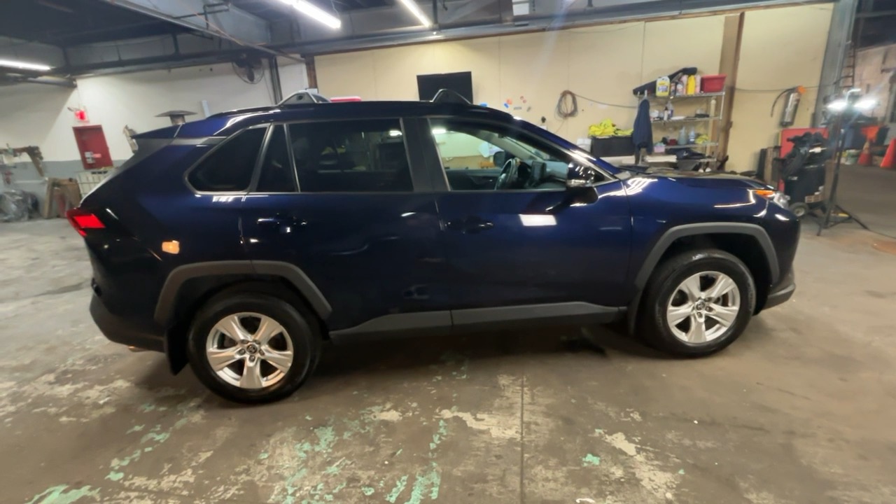 2021 Toyota RAV4 XLE 14