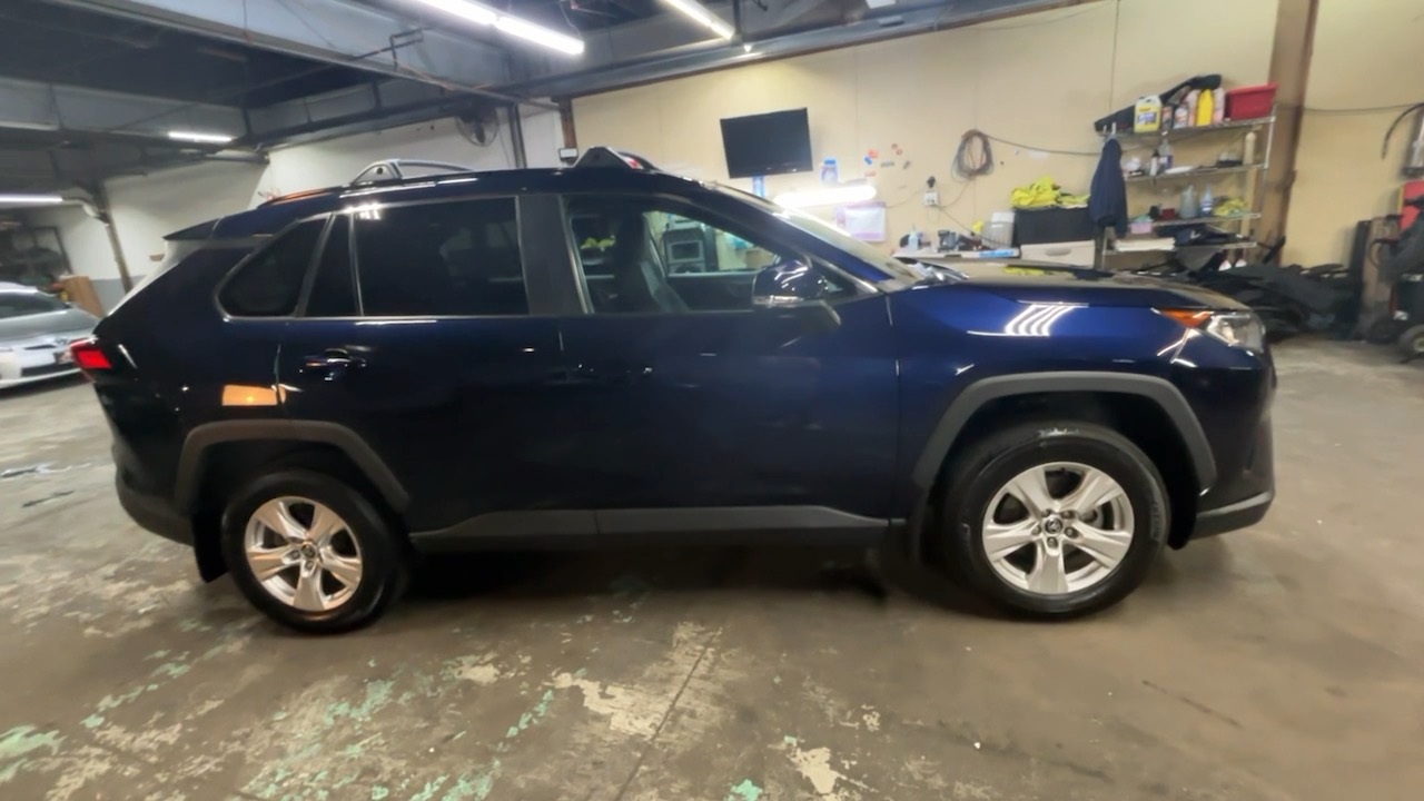 2021 Toyota RAV4 XLE 17