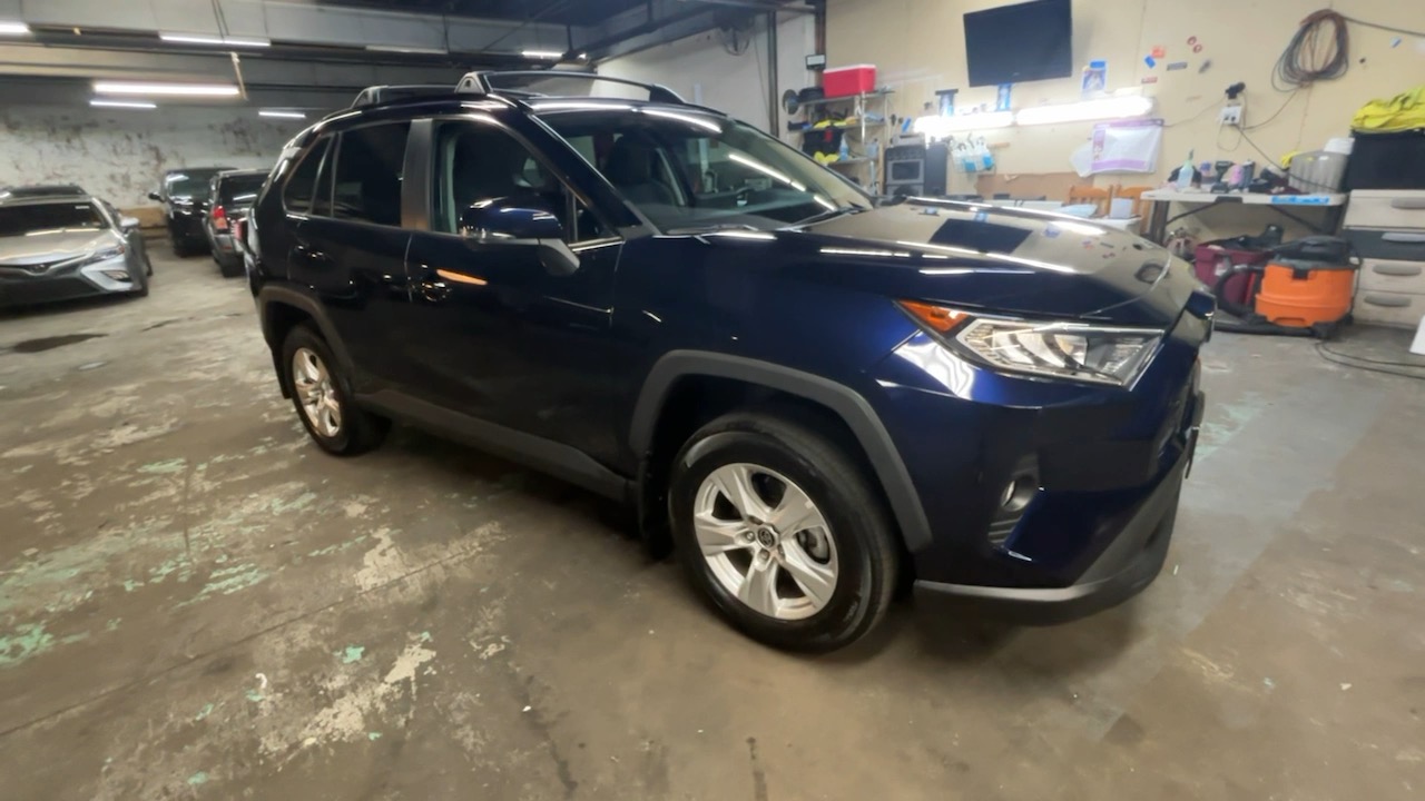 2021 Toyota RAV4 XLE 18