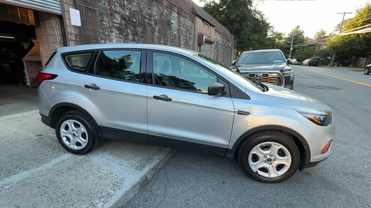 2019 Ford Escape S 9