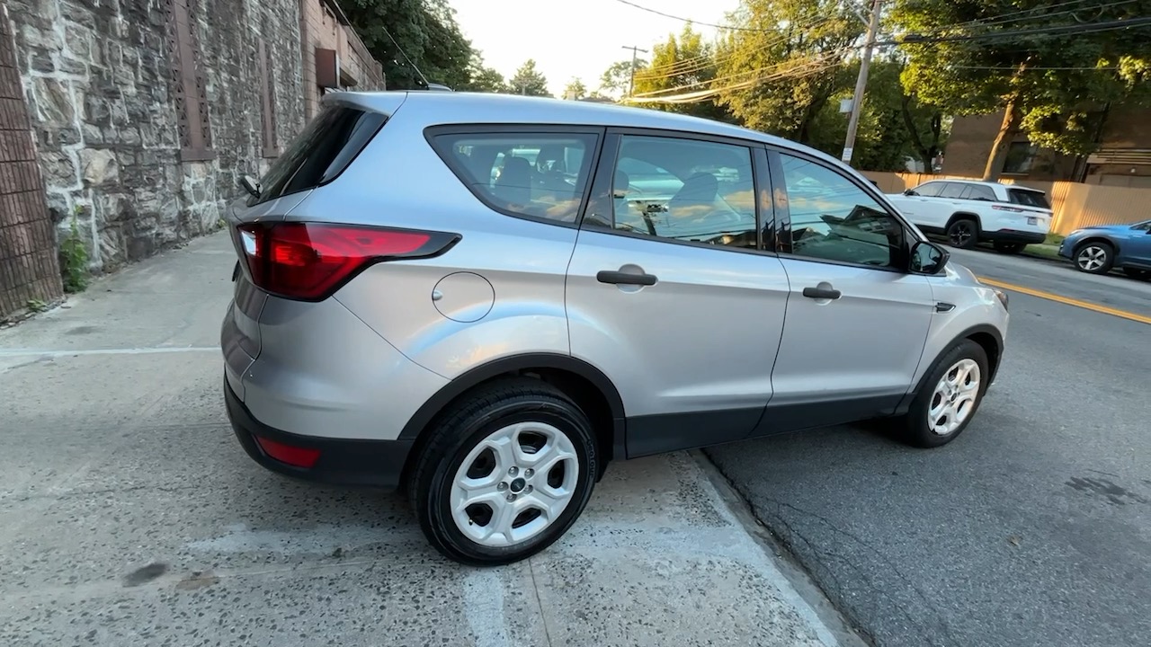 2019 Ford Escape S 10