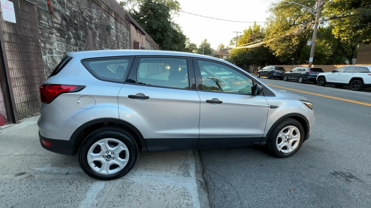 2019 Ford Escape S 12