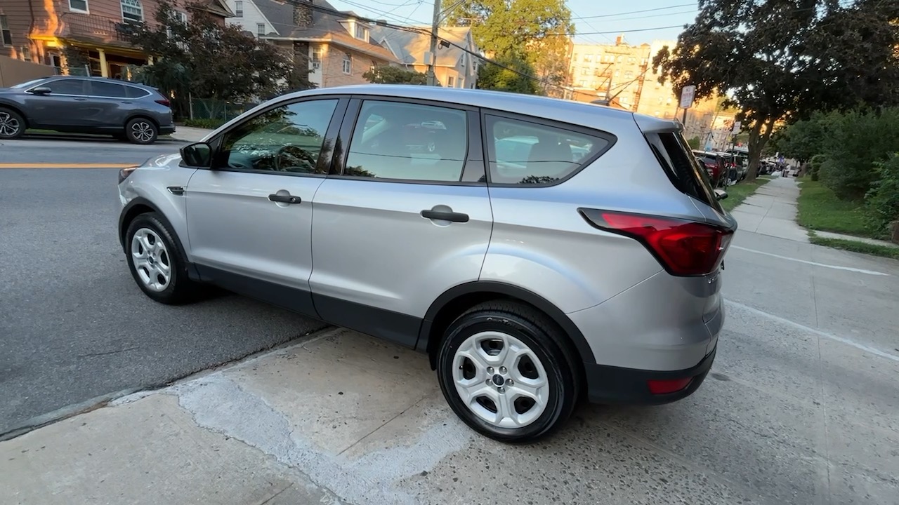 2019 Ford Escape S 14