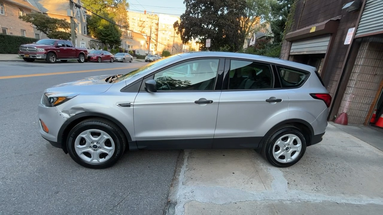 2019 Ford Escape S 21