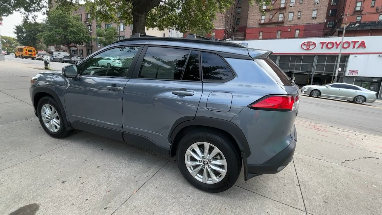 2022 Toyota Corolla Cross LE 15