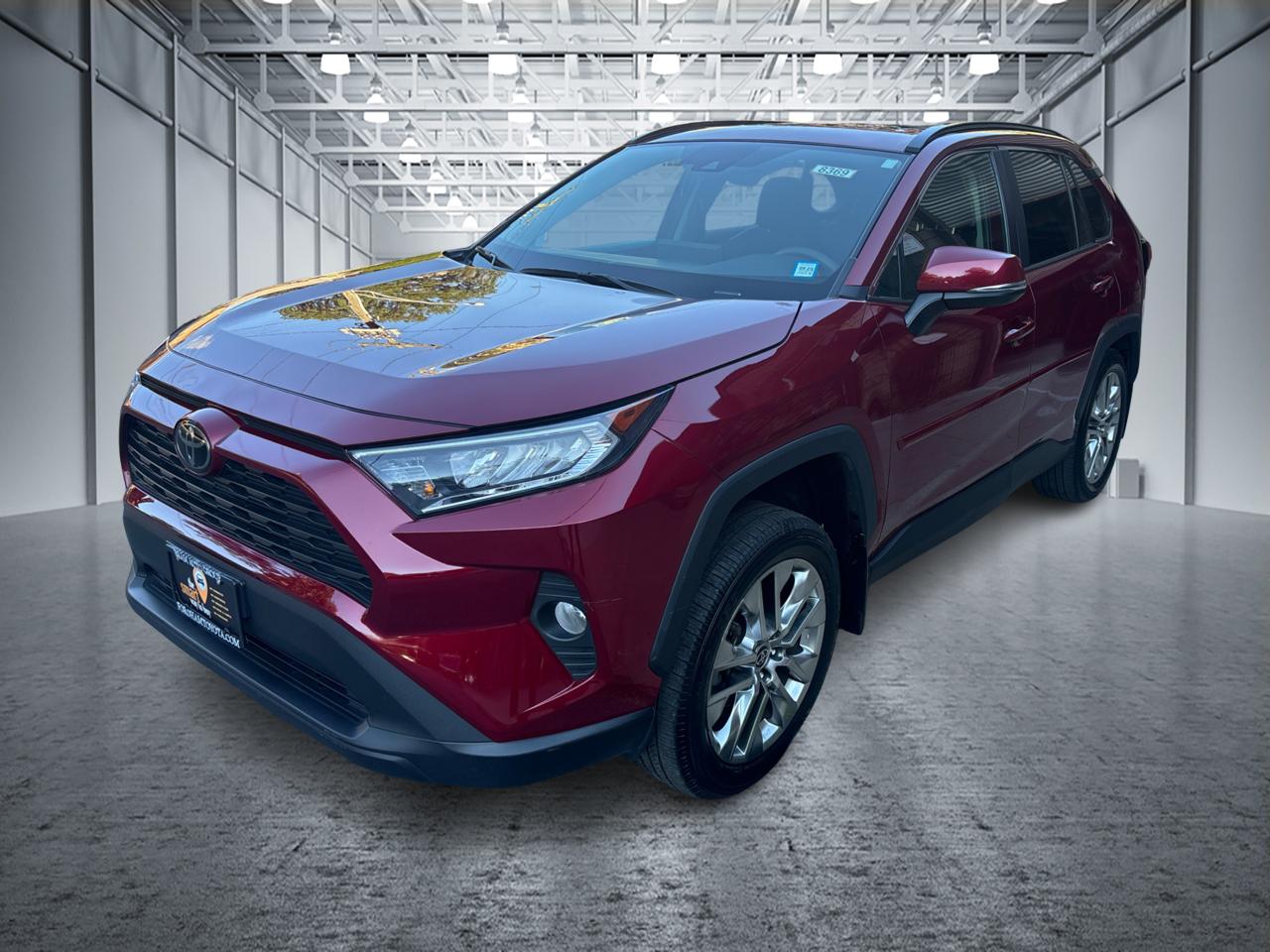 2021 Toyota RAV4 XLE Premium 1