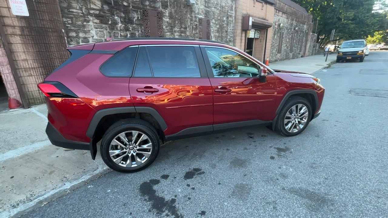 2021 Toyota RAV4 XLE Premium 15