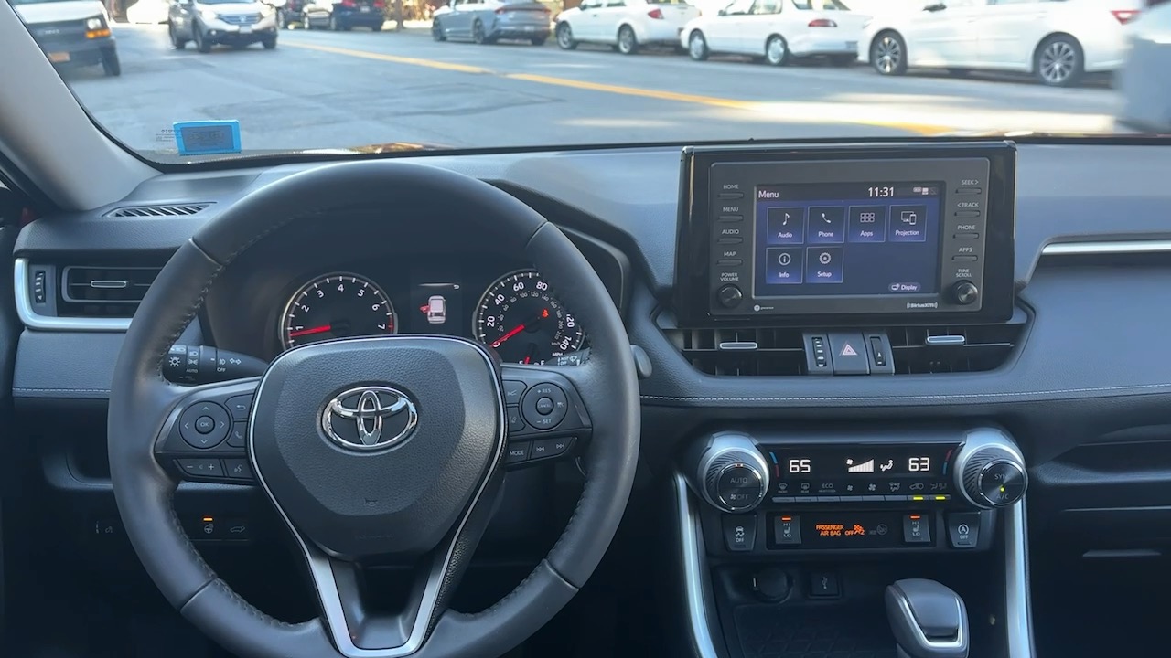 2021 Toyota RAV4 XLE Premium 31