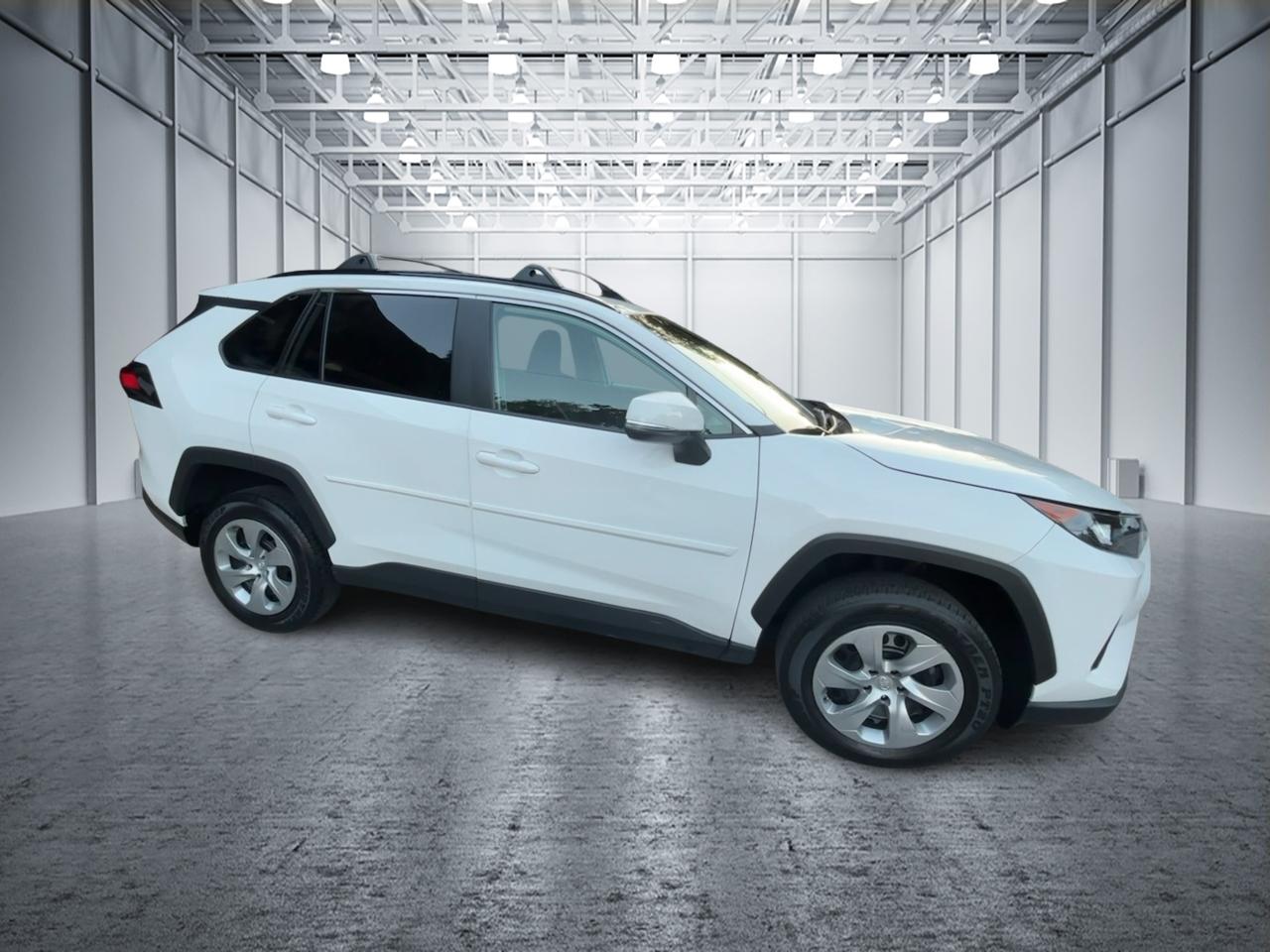 2021 Toyota RAV4 LE 4