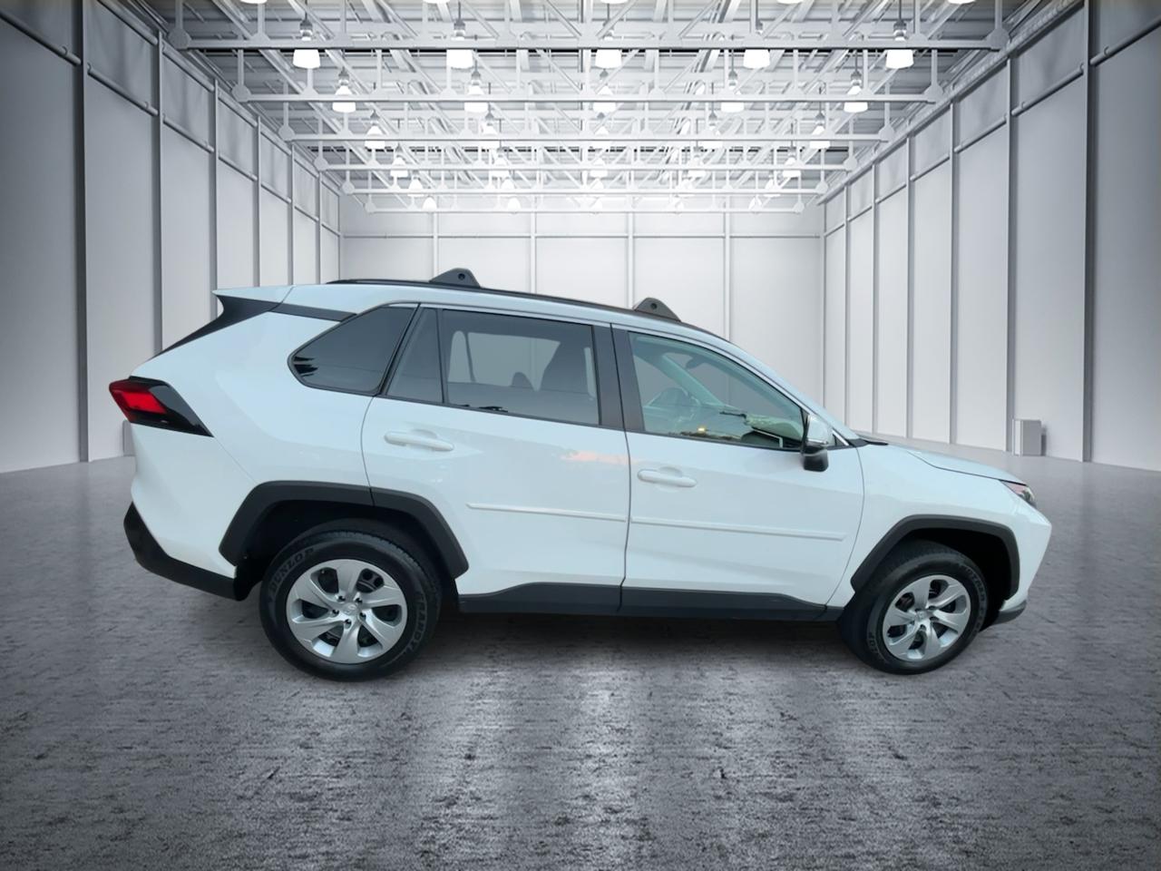 2021 Toyota RAV4 LE 8