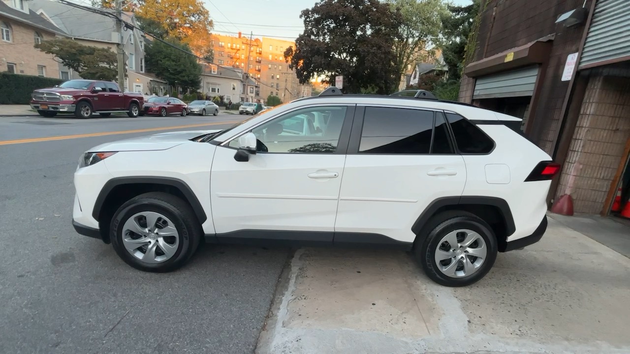 2021 Toyota RAV4 LE 15