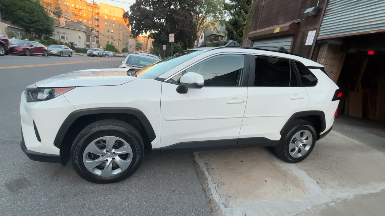 2021 Toyota RAV4 LE 20