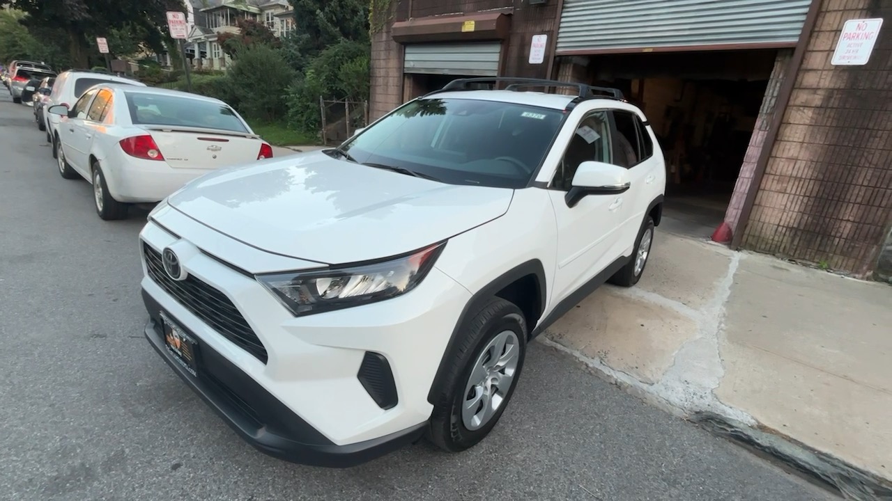 2021 Toyota RAV4 LE 23