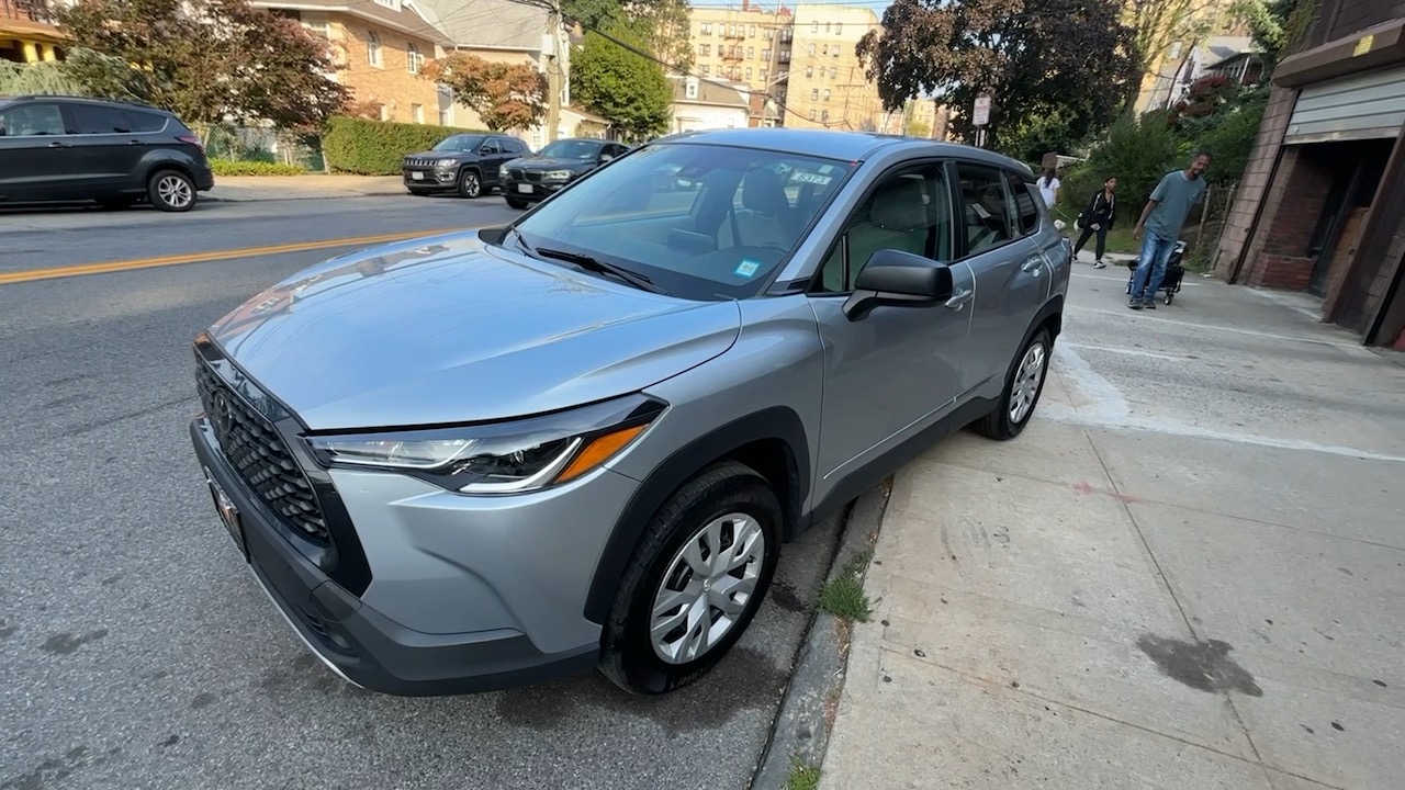 2022 Toyota Corolla Cross L 17