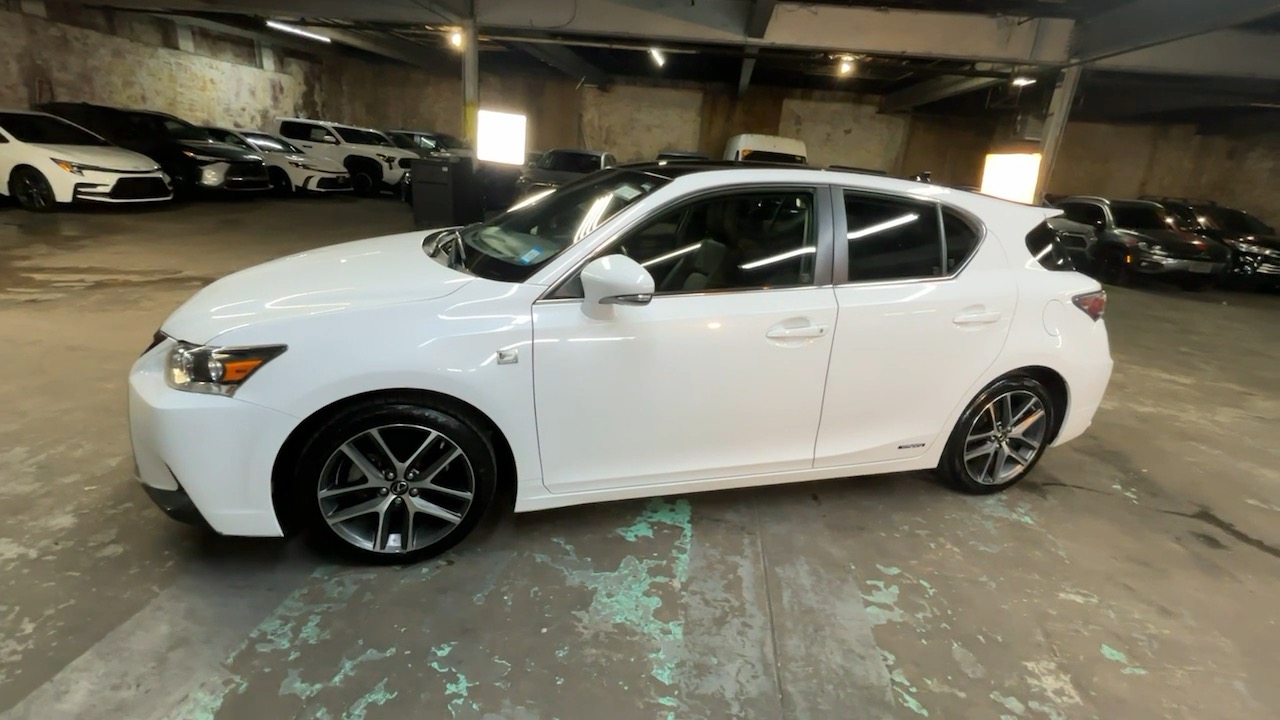 2016 Lexus CT 200h Hybrid 16