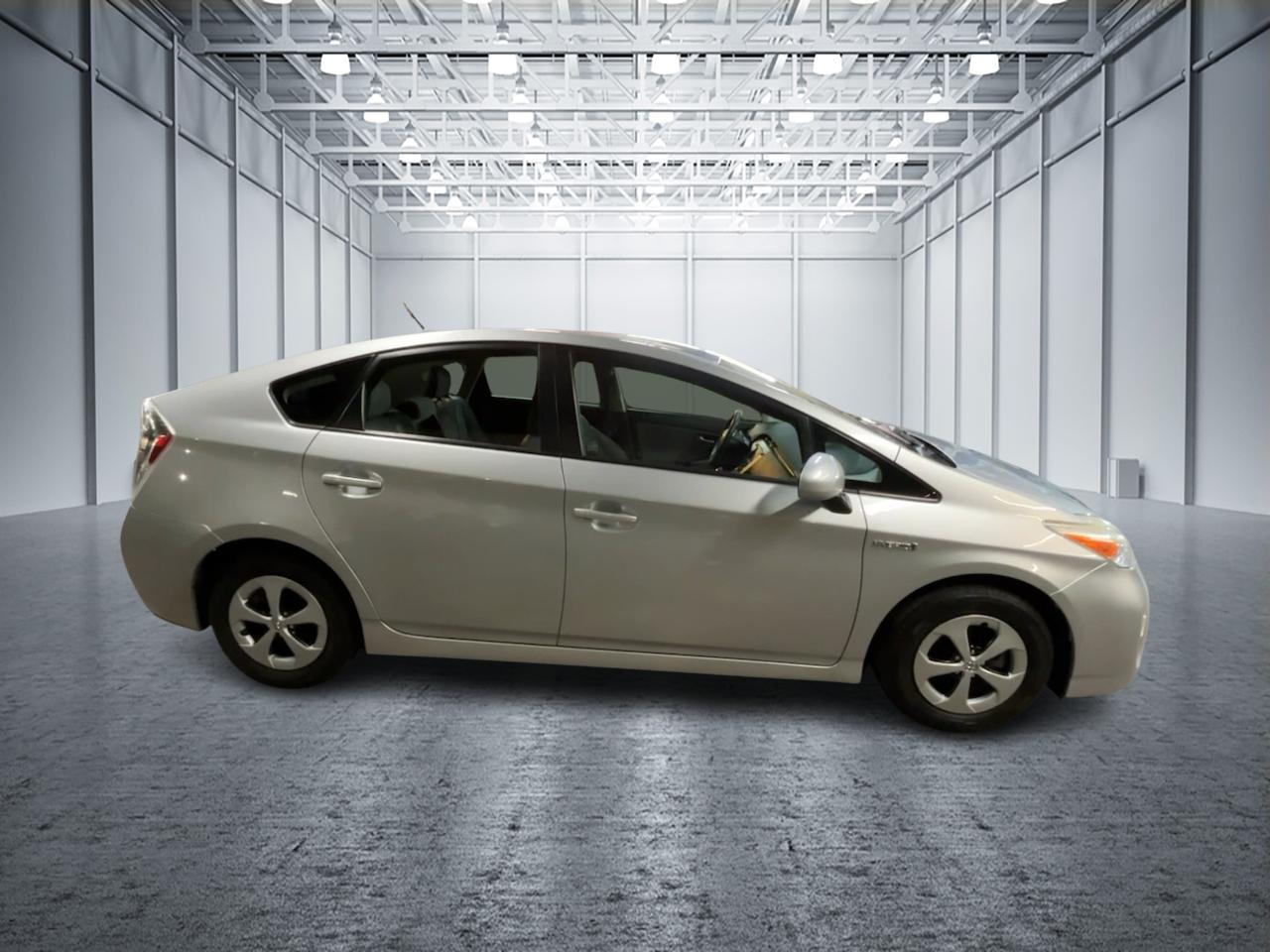 2012 Toyota Prius Three 6