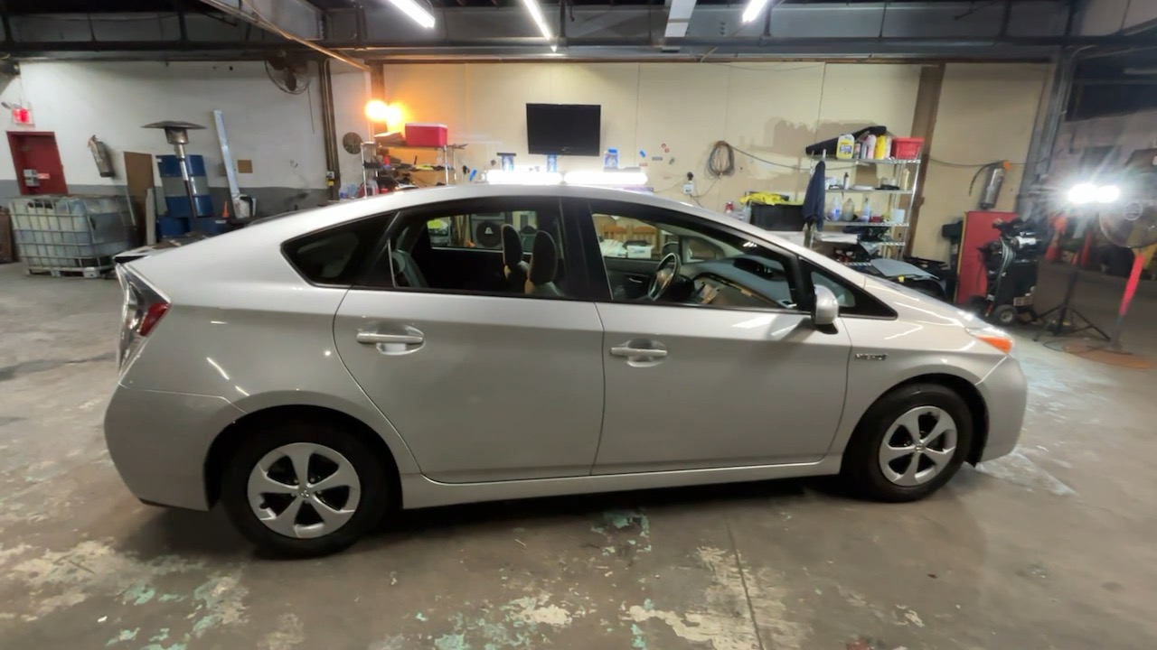 2012 Toyota Prius Three 9