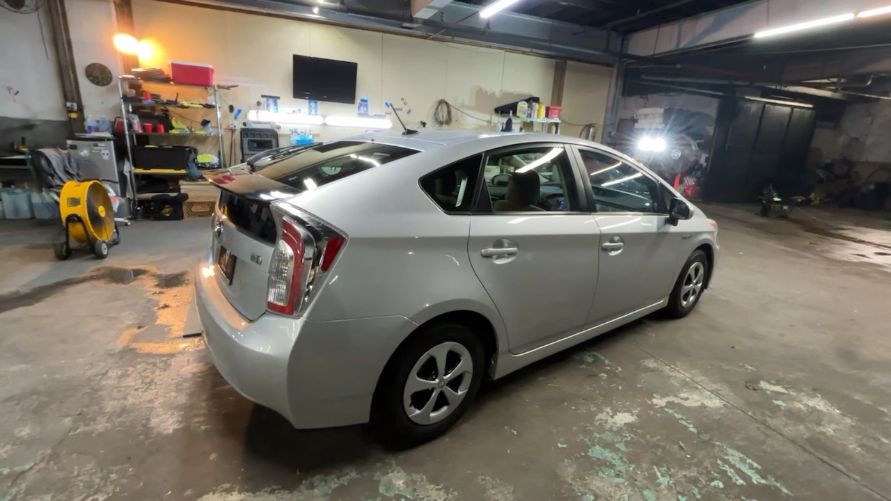 2012 Toyota Prius Three 11