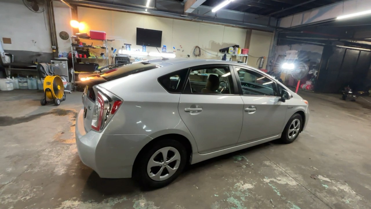 2012 Toyota Prius Three 12