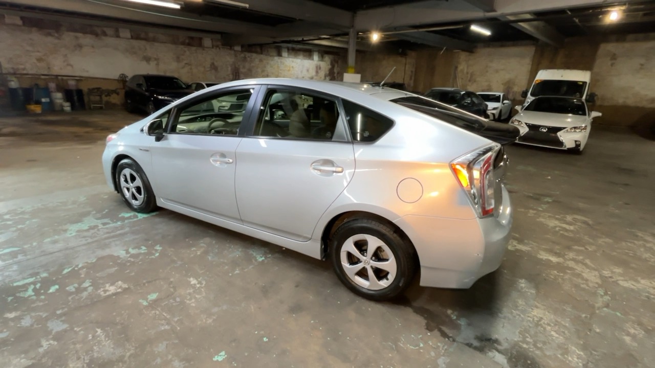 2012 Toyota Prius Three 14