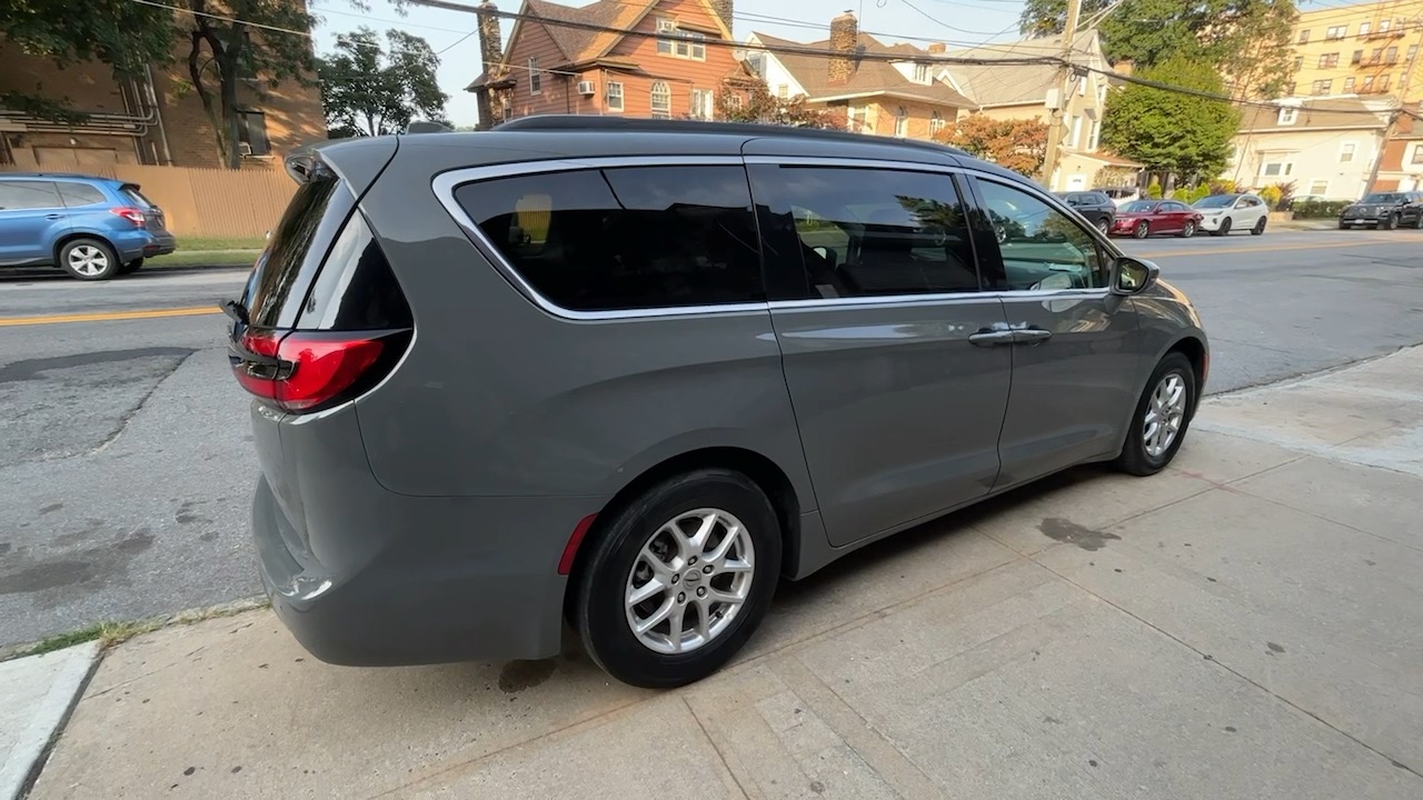 2022 Chrysler Pacifica Touring L 12