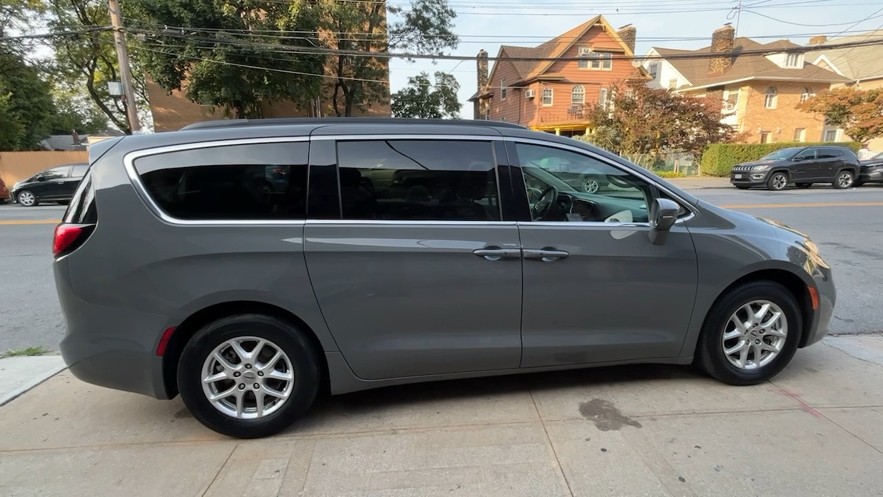 2022 Chrysler Pacifica Touring L 15