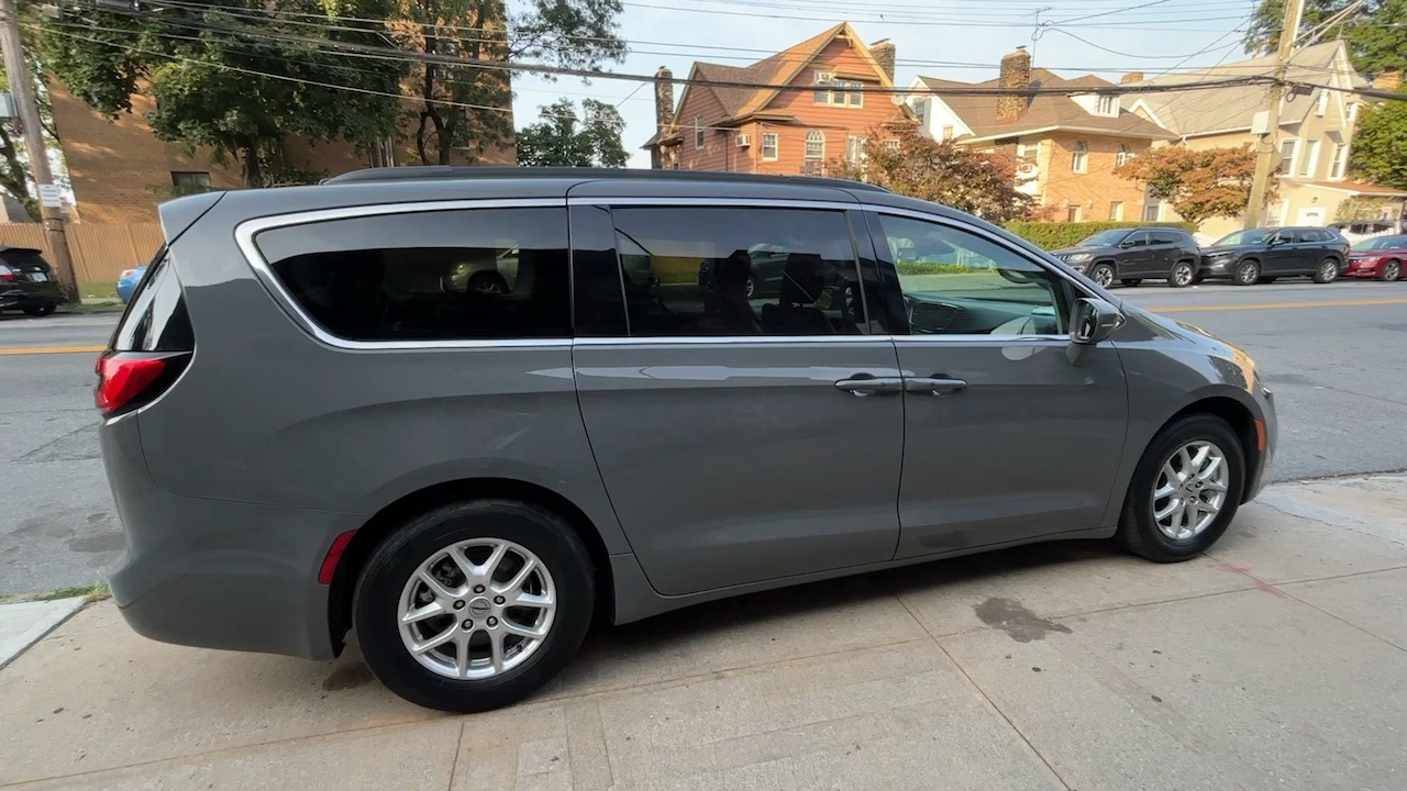 2022 Chrysler Pacifica Touring L 16