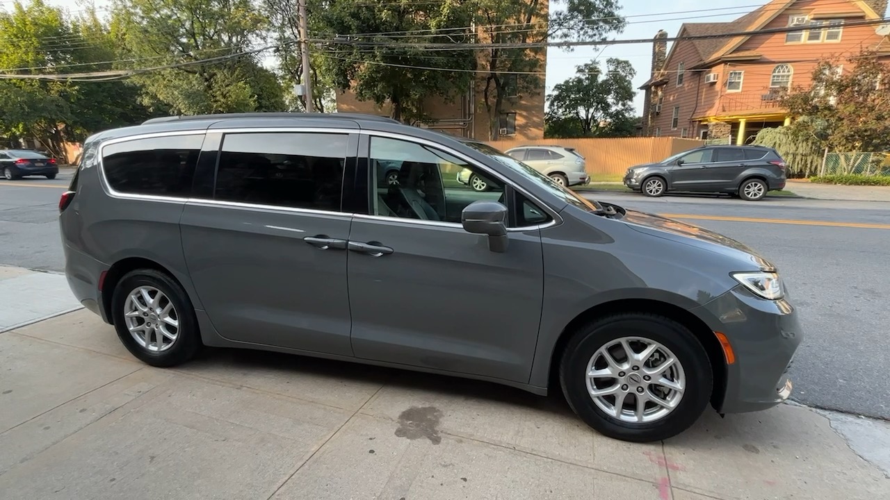 2022 Chrysler Pacifica Touring L 19