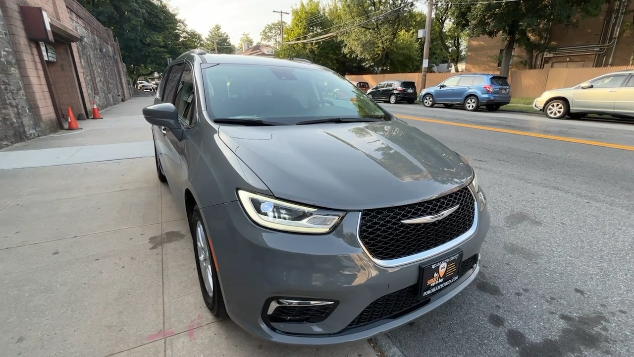 2022 Chrysler Pacifica Touring L 20