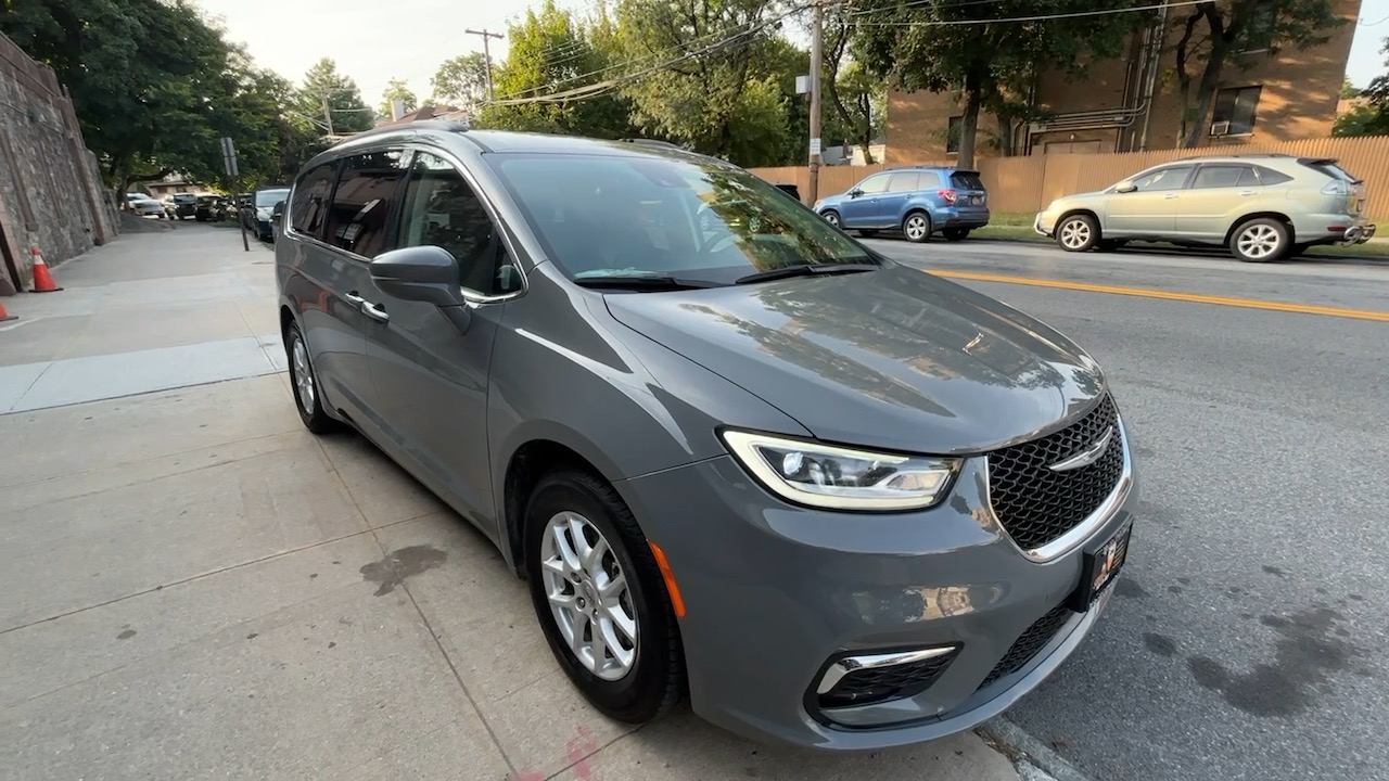 2022 Chrysler Pacifica Touring L 21