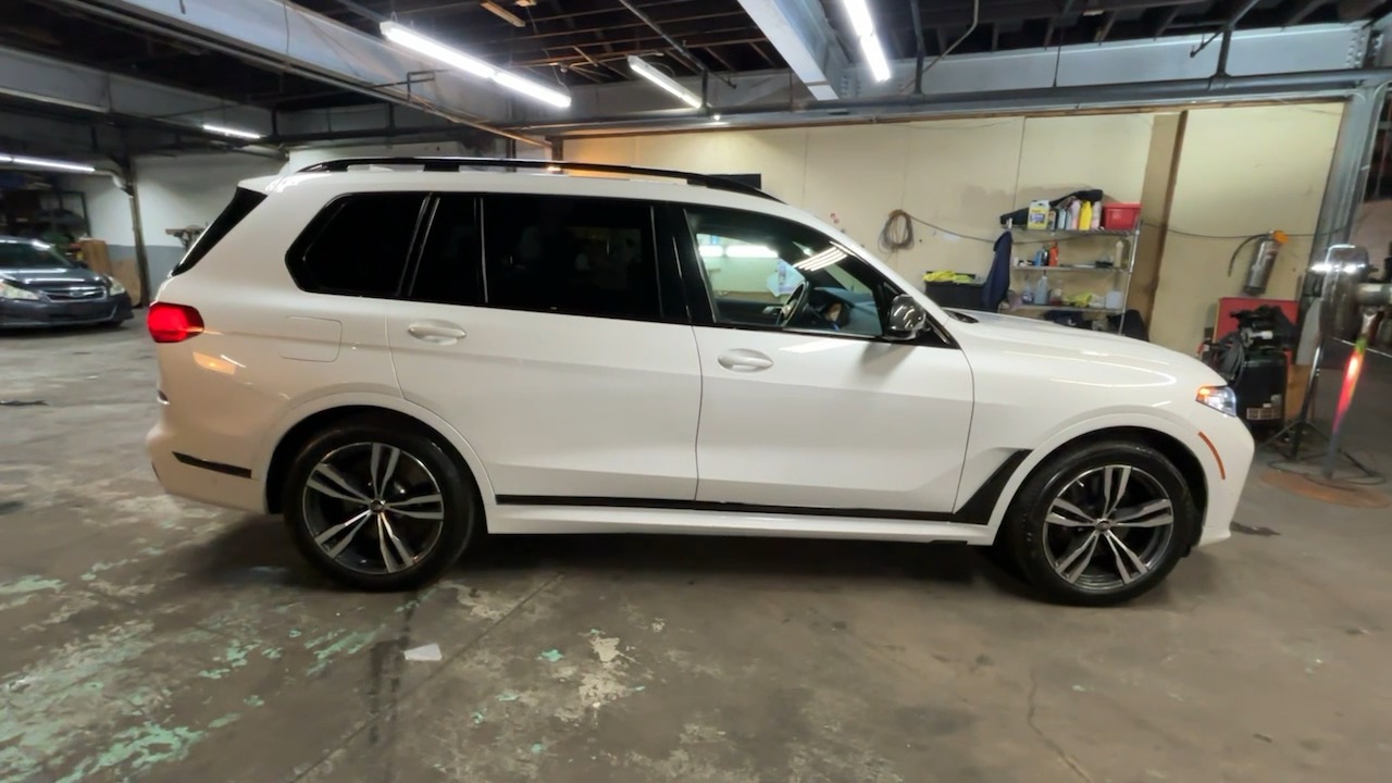 2021 BMW X7 M50i 13