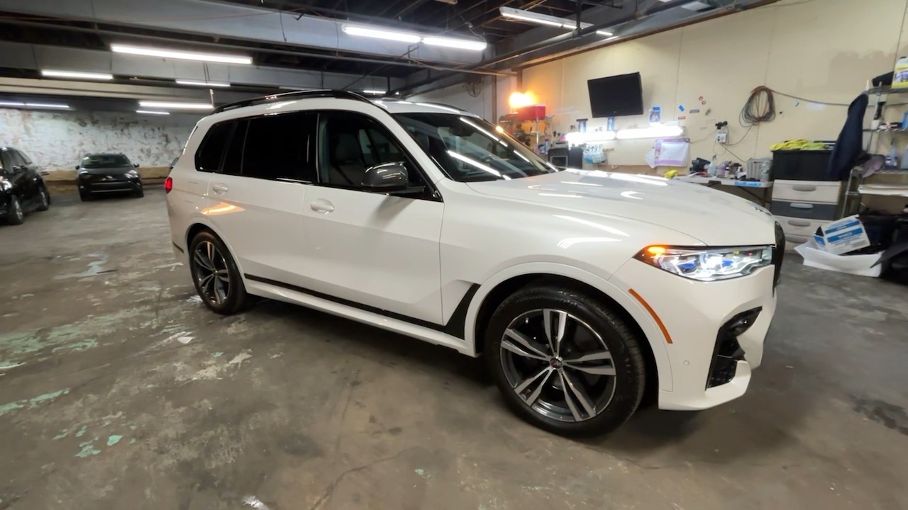 2021 BMW X7 M50i 17