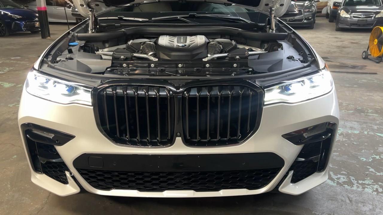 2021 BMW X7 M50i 43