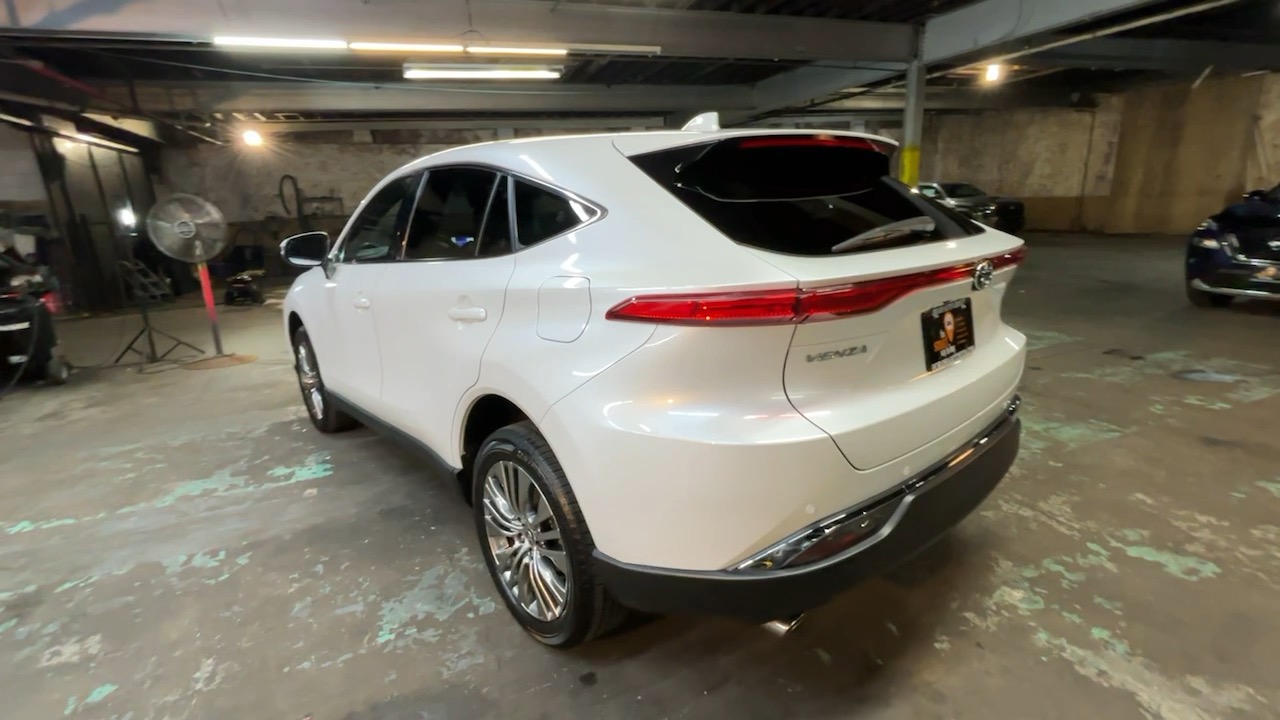 2023 Toyota Venza Limited 12