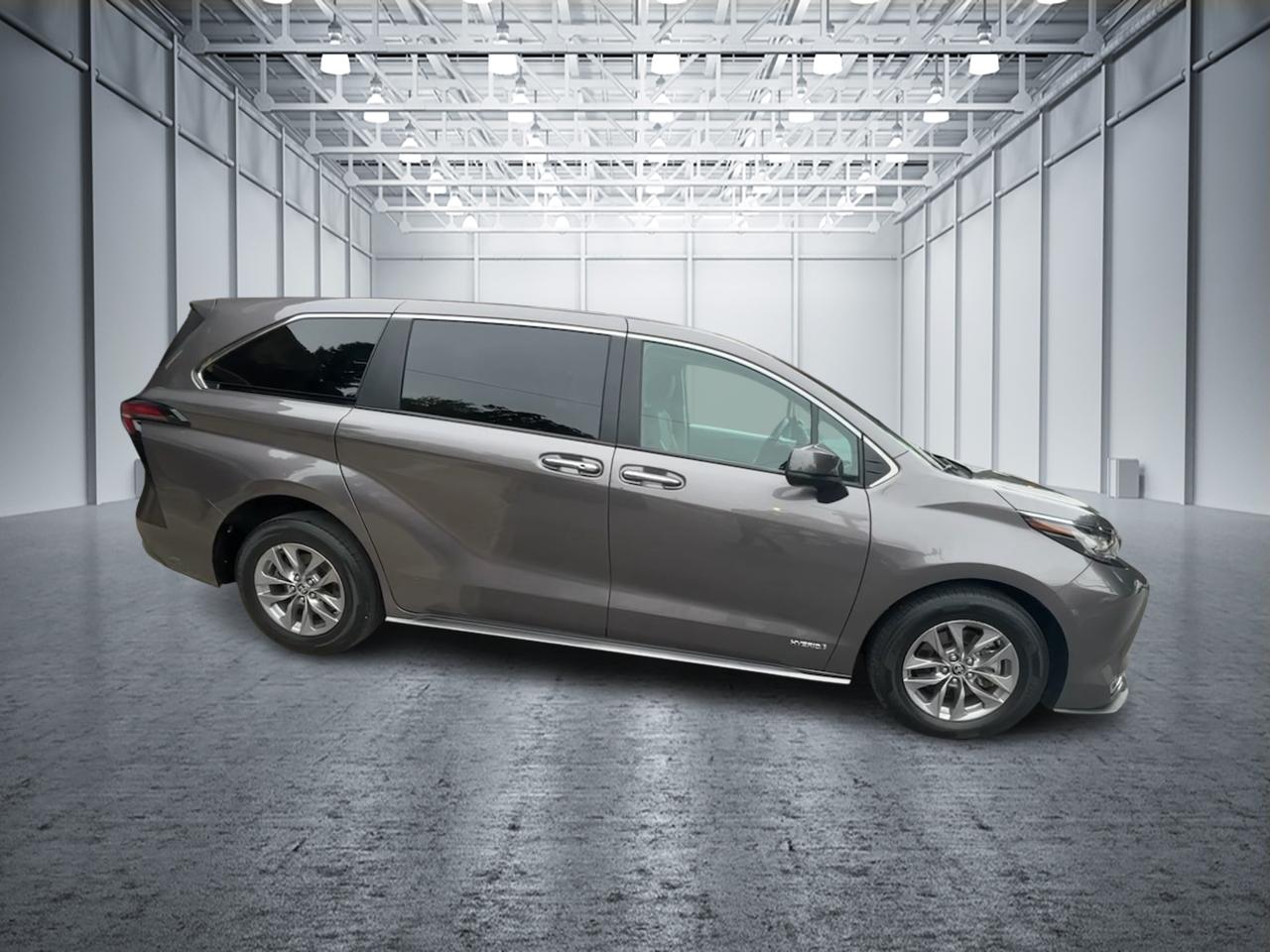 2021 Toyota Sienna XLE 7