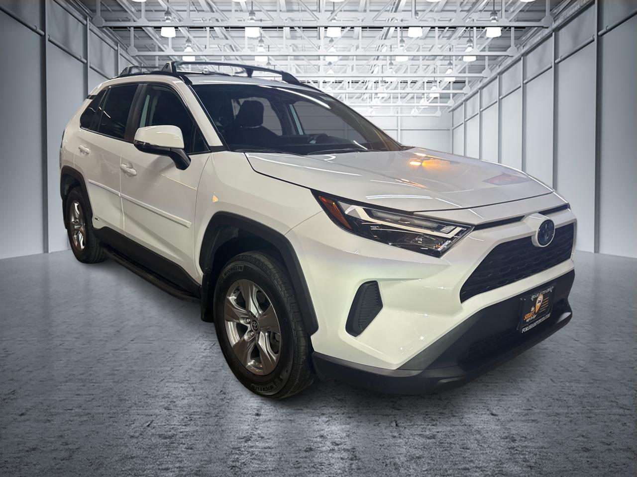 2024 Toyota RAV4 Hybrid XLE 3