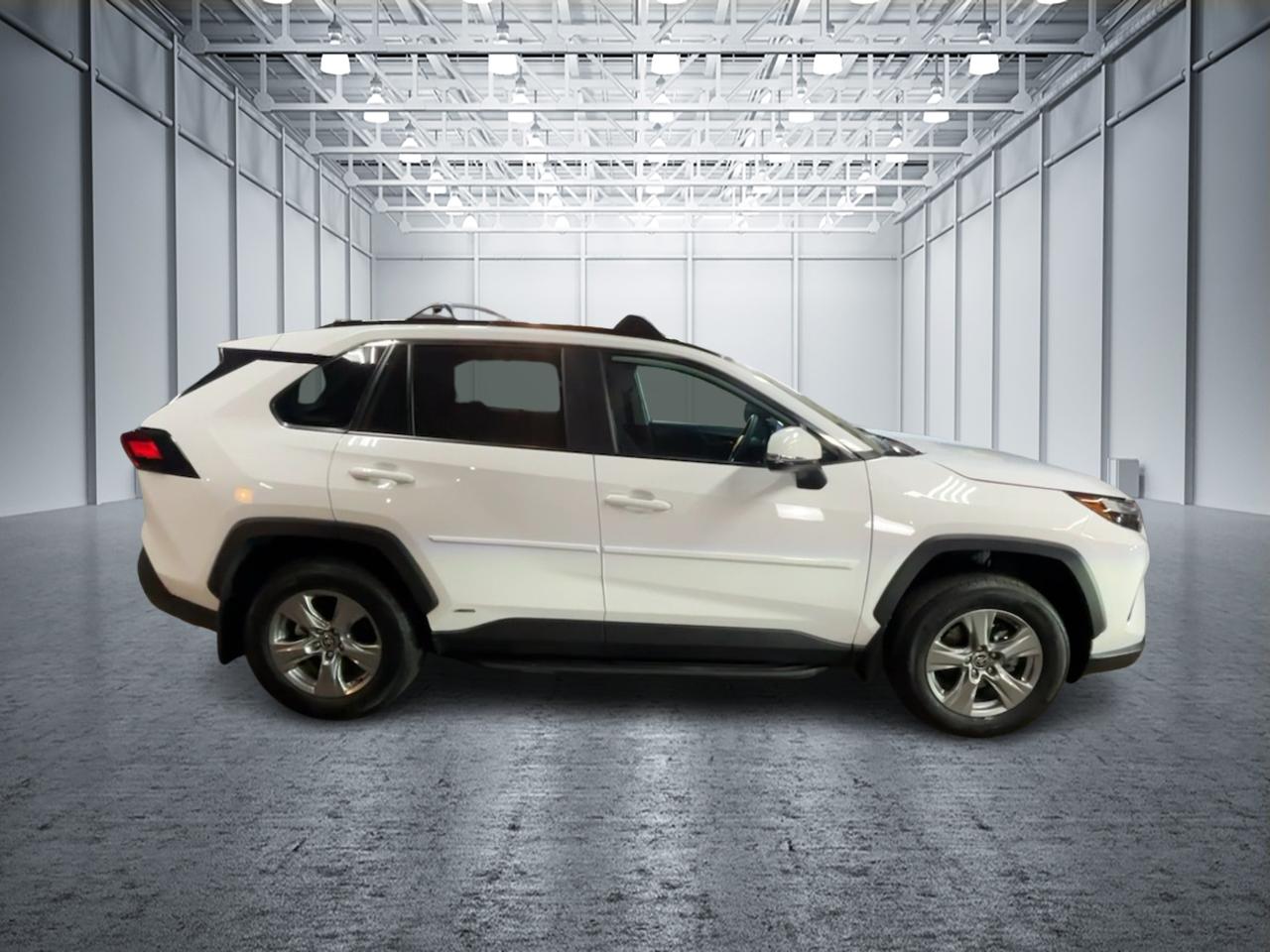 2024 Toyota RAV4 Hybrid XLE 8