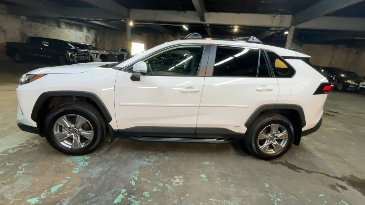 2024 Toyota RAV4 Hybrid XLE 15