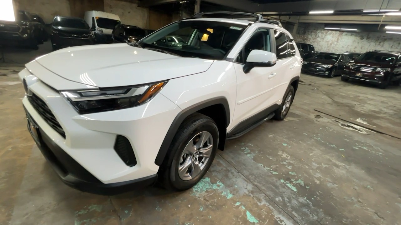 2024 Toyota RAV4 Hybrid XLE 21